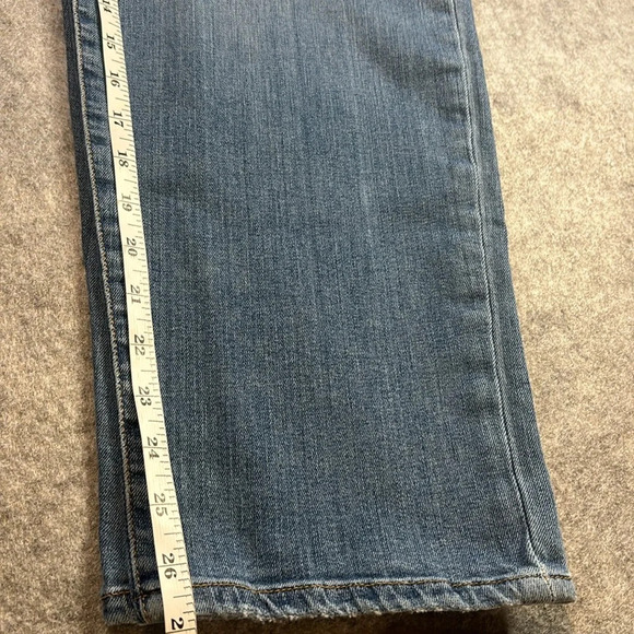 Joe's Loose Fit Crop, Size  31. Light Wash. - Picture 3 of 12